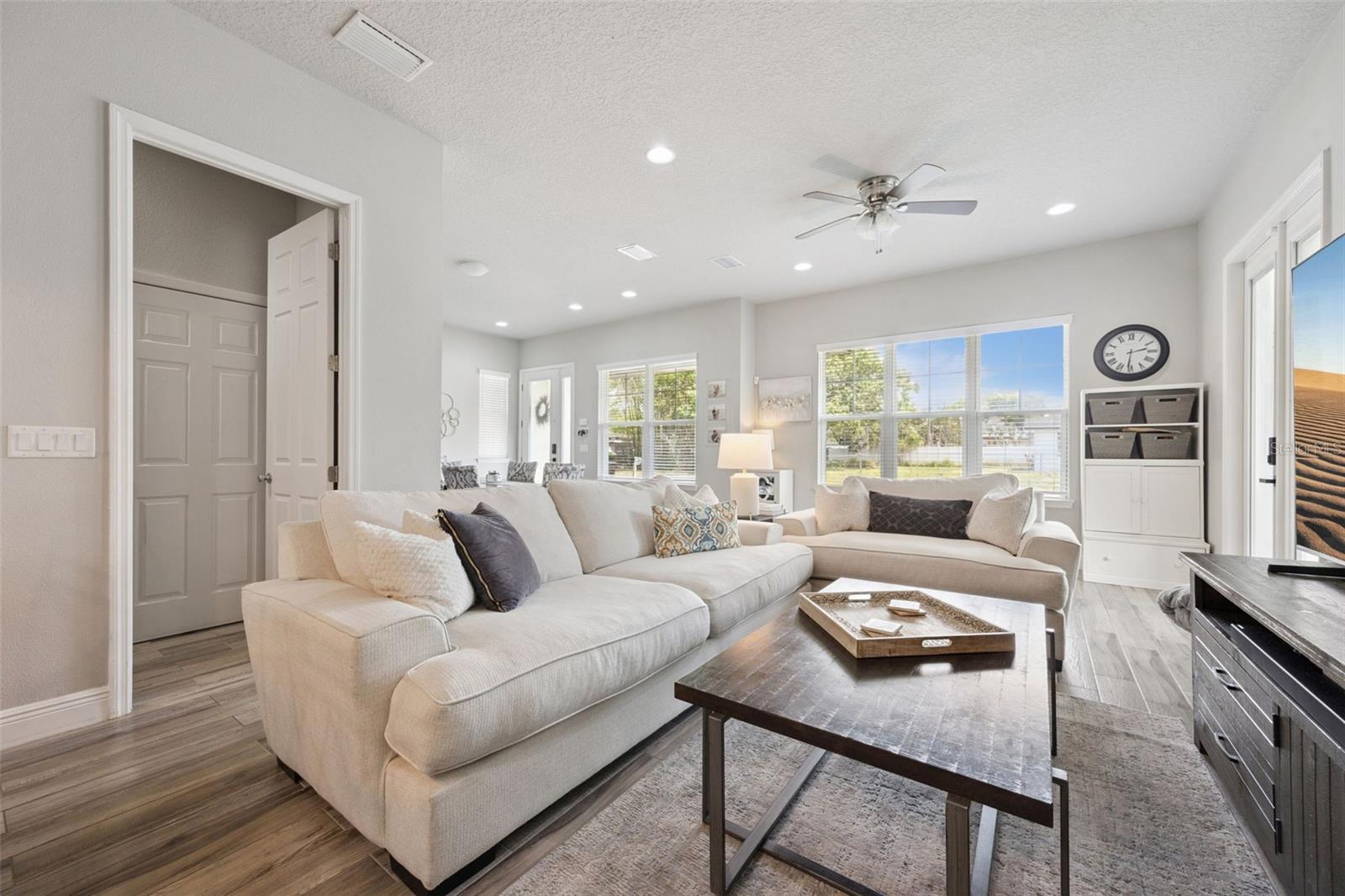 135 E CRYSTAL LAKE ST, ORLANDO, FL, 32806