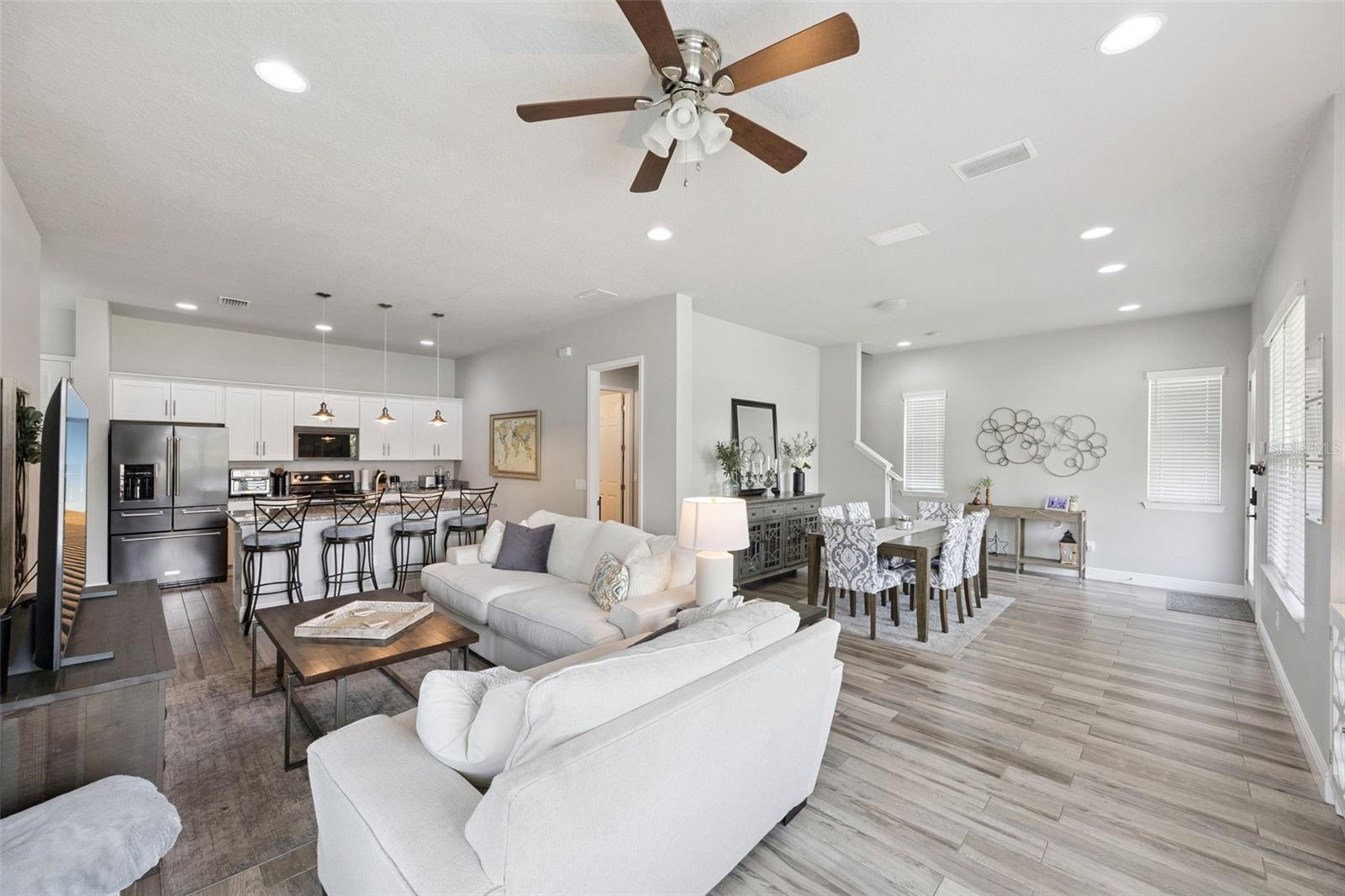 135 E CRYSTAL LAKE ST, ORLANDO, FL, 32806
