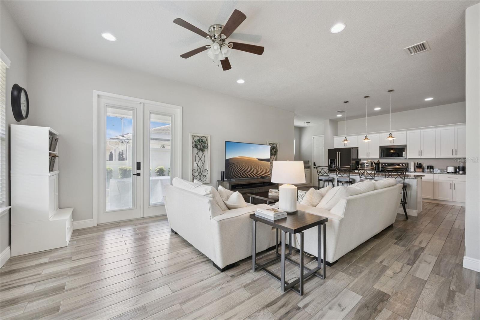 135 E CRYSTAL LAKE ST, ORLANDO, FL, 32806