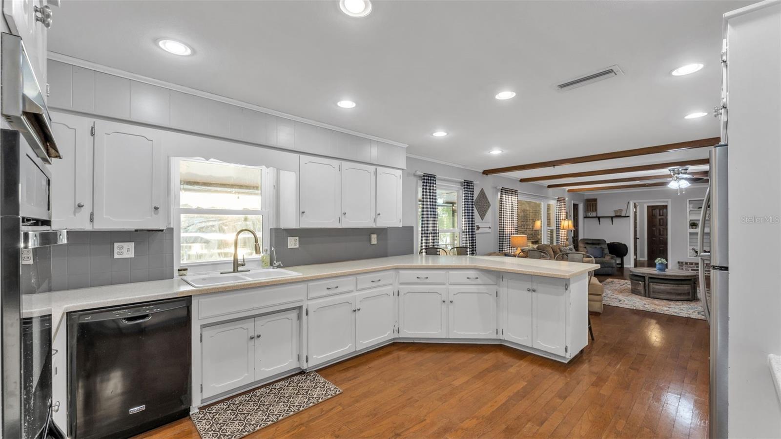 L4959536 Property Photo