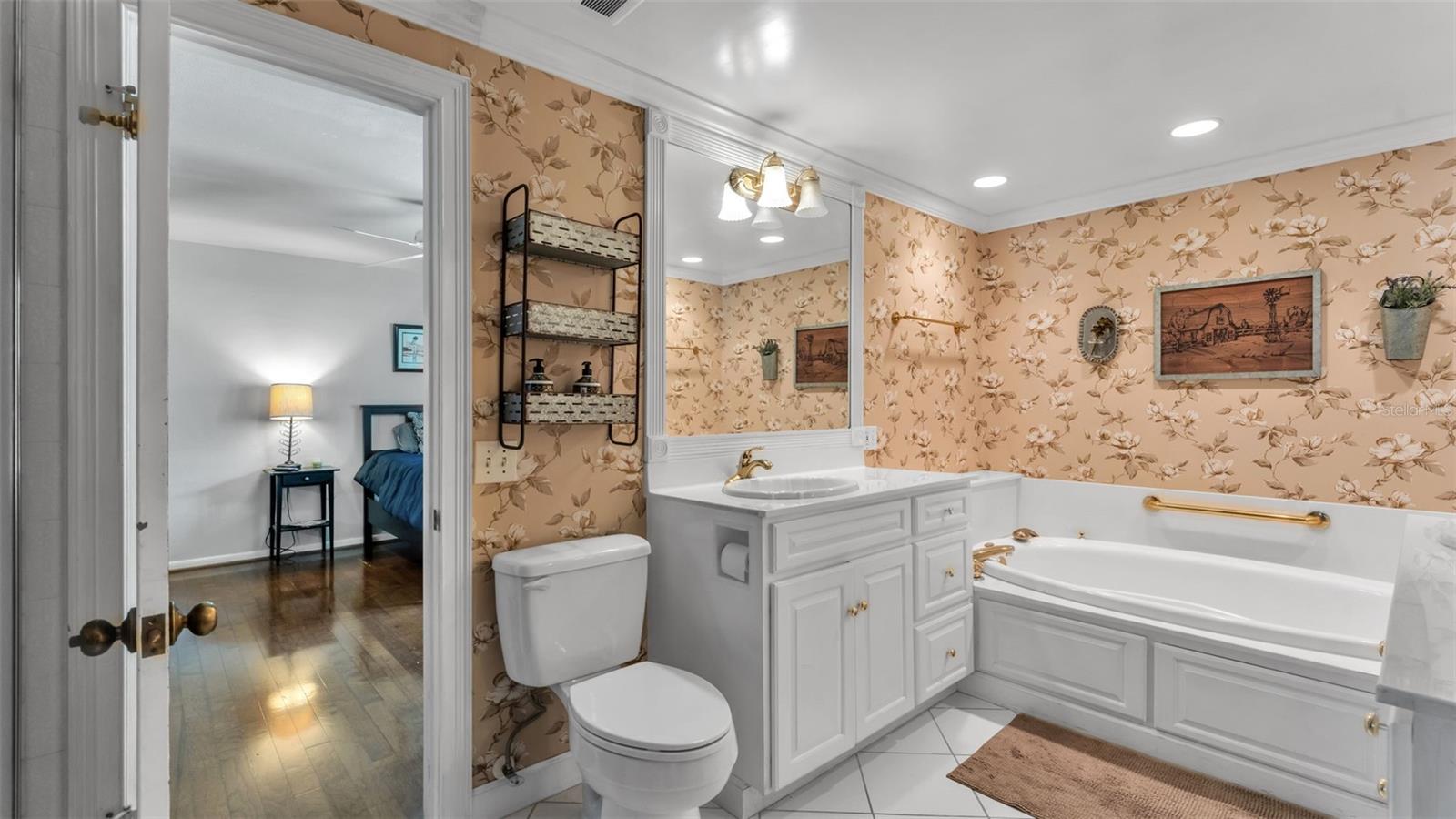 L4959536 Property Photo