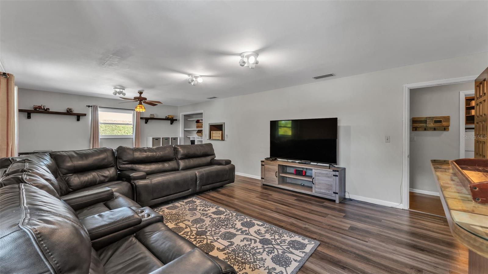 L4959536 Property Photo