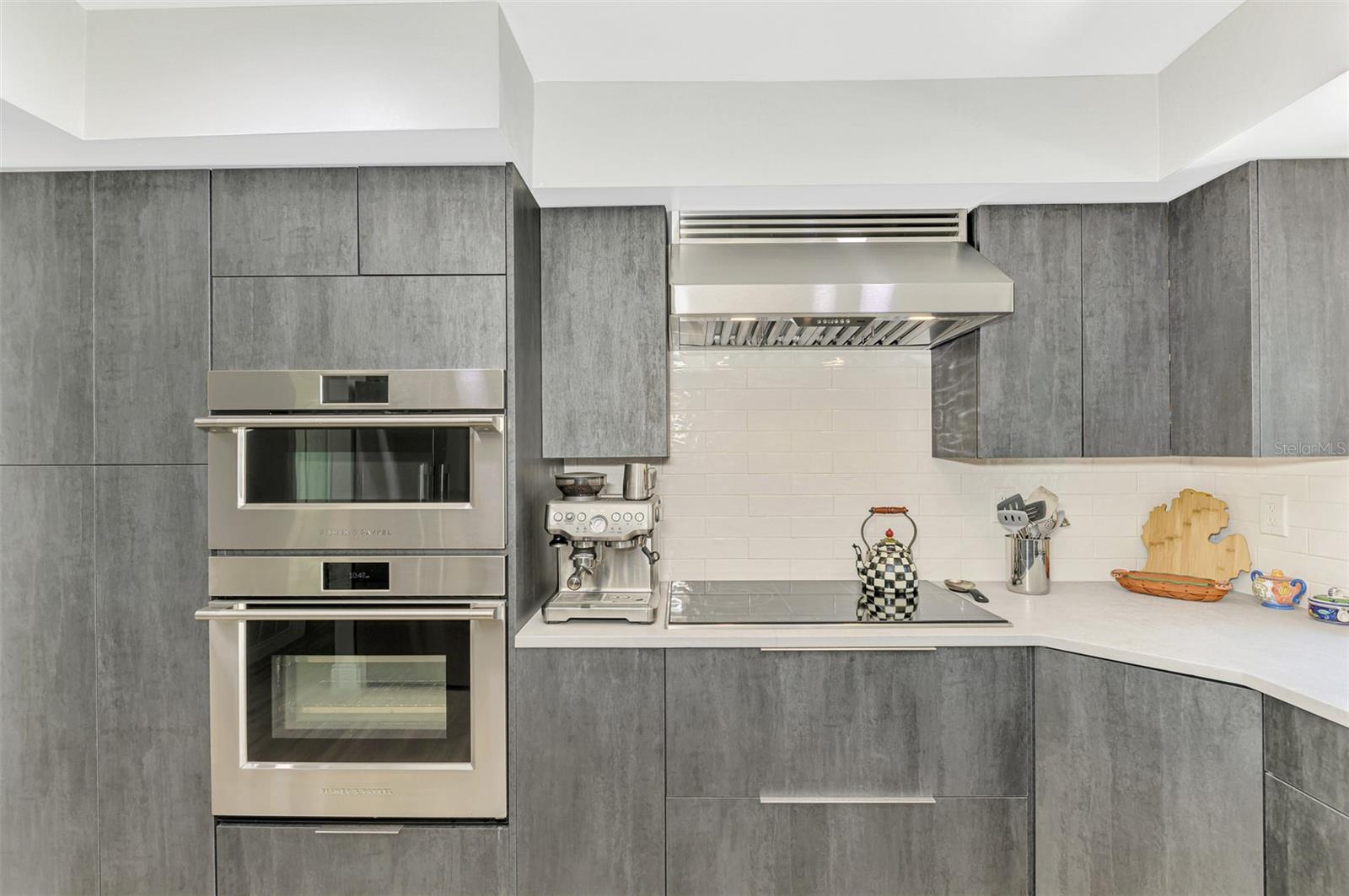 N6143036 Property Photo