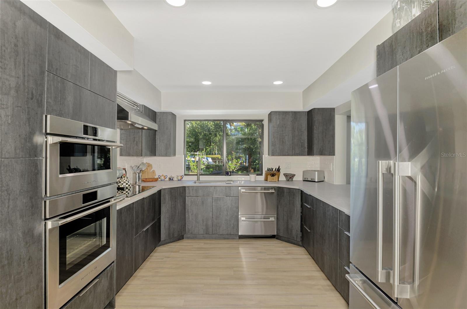 N6143036 Property Photo