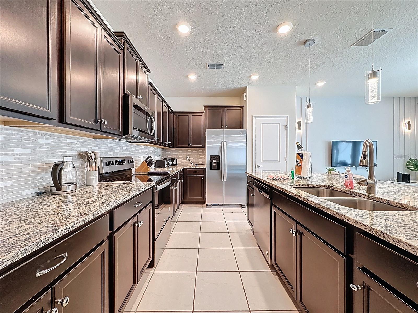 1366 LAVA TREE DR, DAVENPORT, FL, 33897