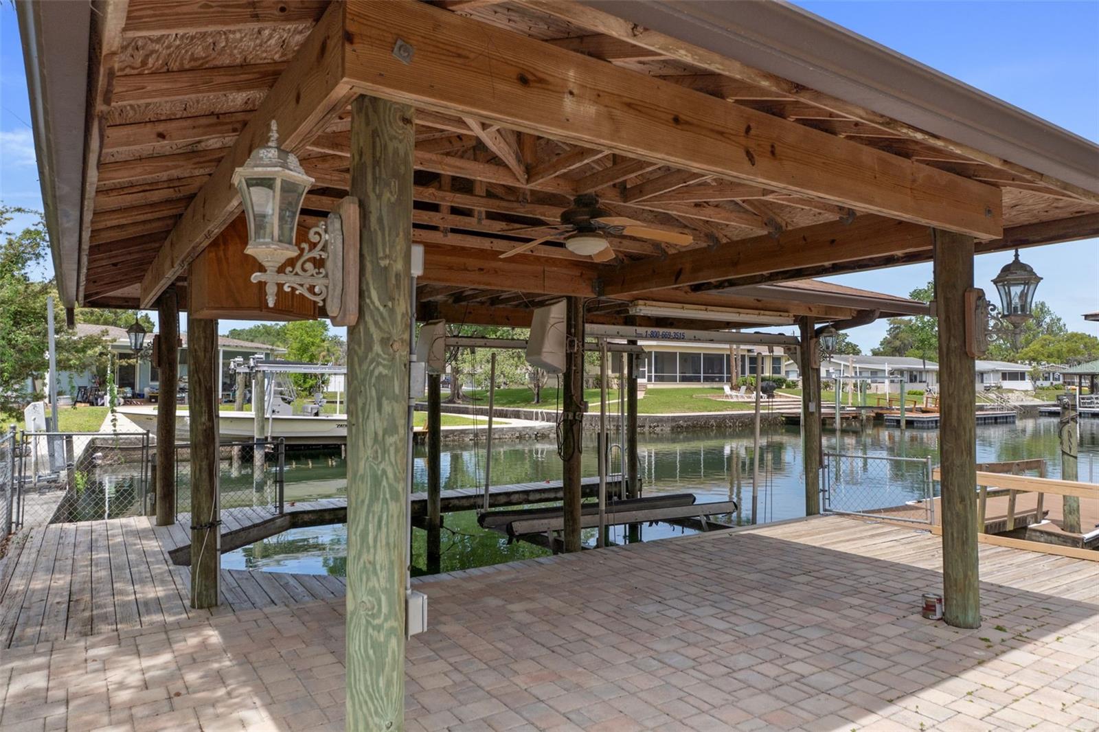 239 SE PARADISE POINT RD, CRYSTAL RIVER, FL, 34429