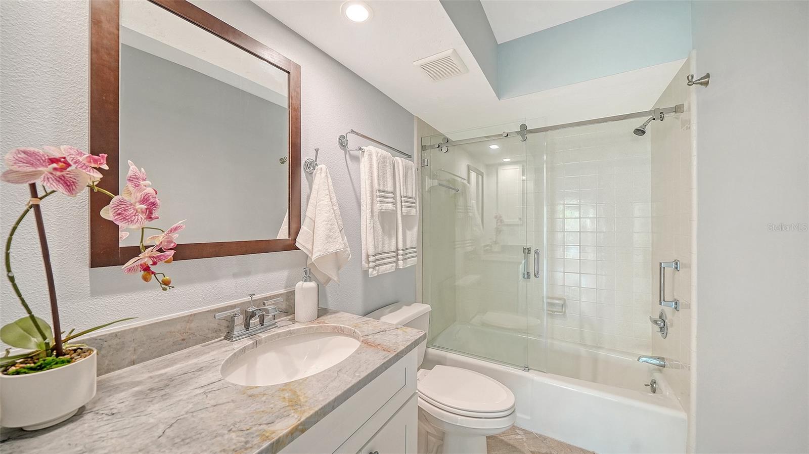 225 HOURGLASS WAY #106, SARASOTA, FL, 34242
