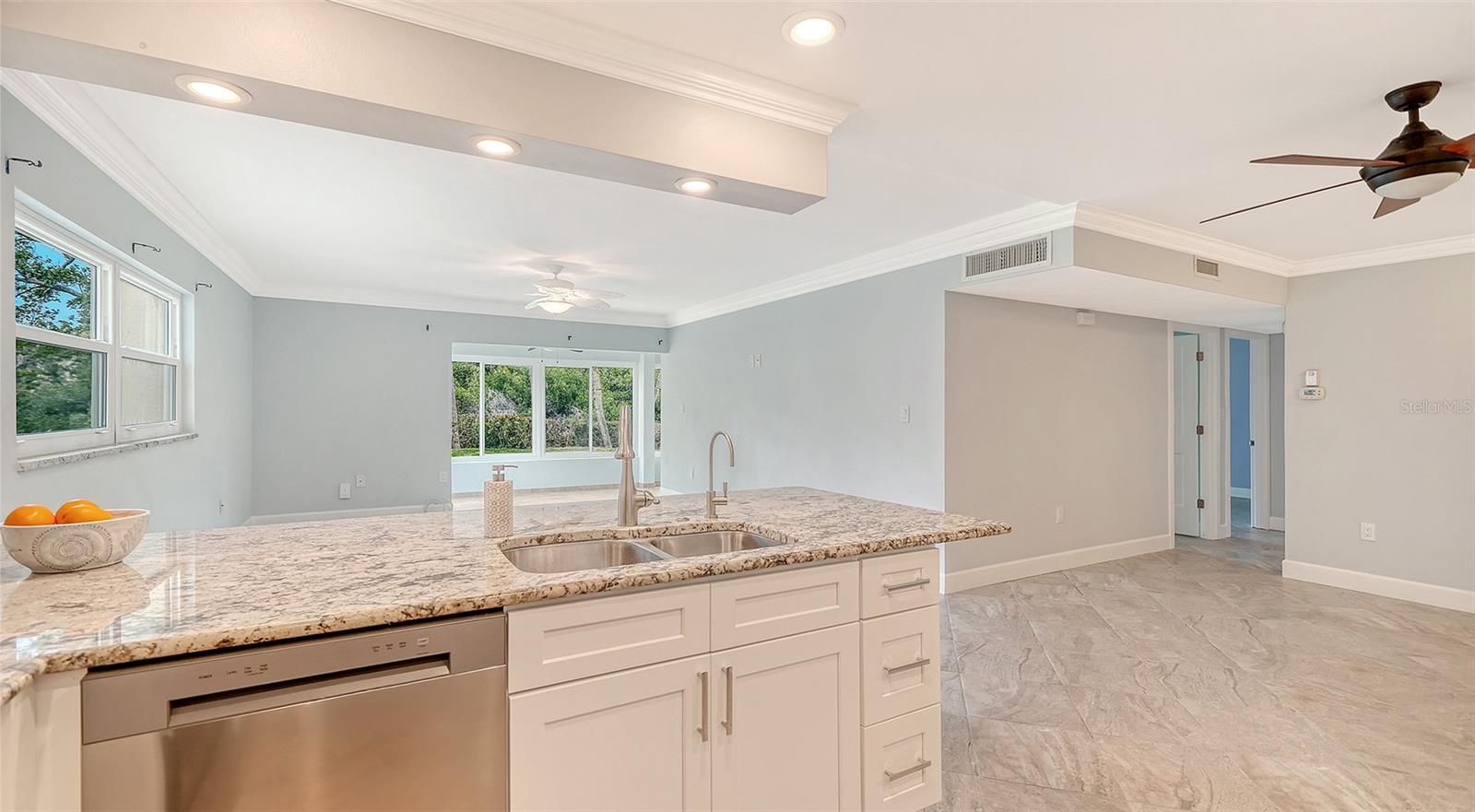 225 HOURGLASS WAY #106, SARASOTA, FL, 34242