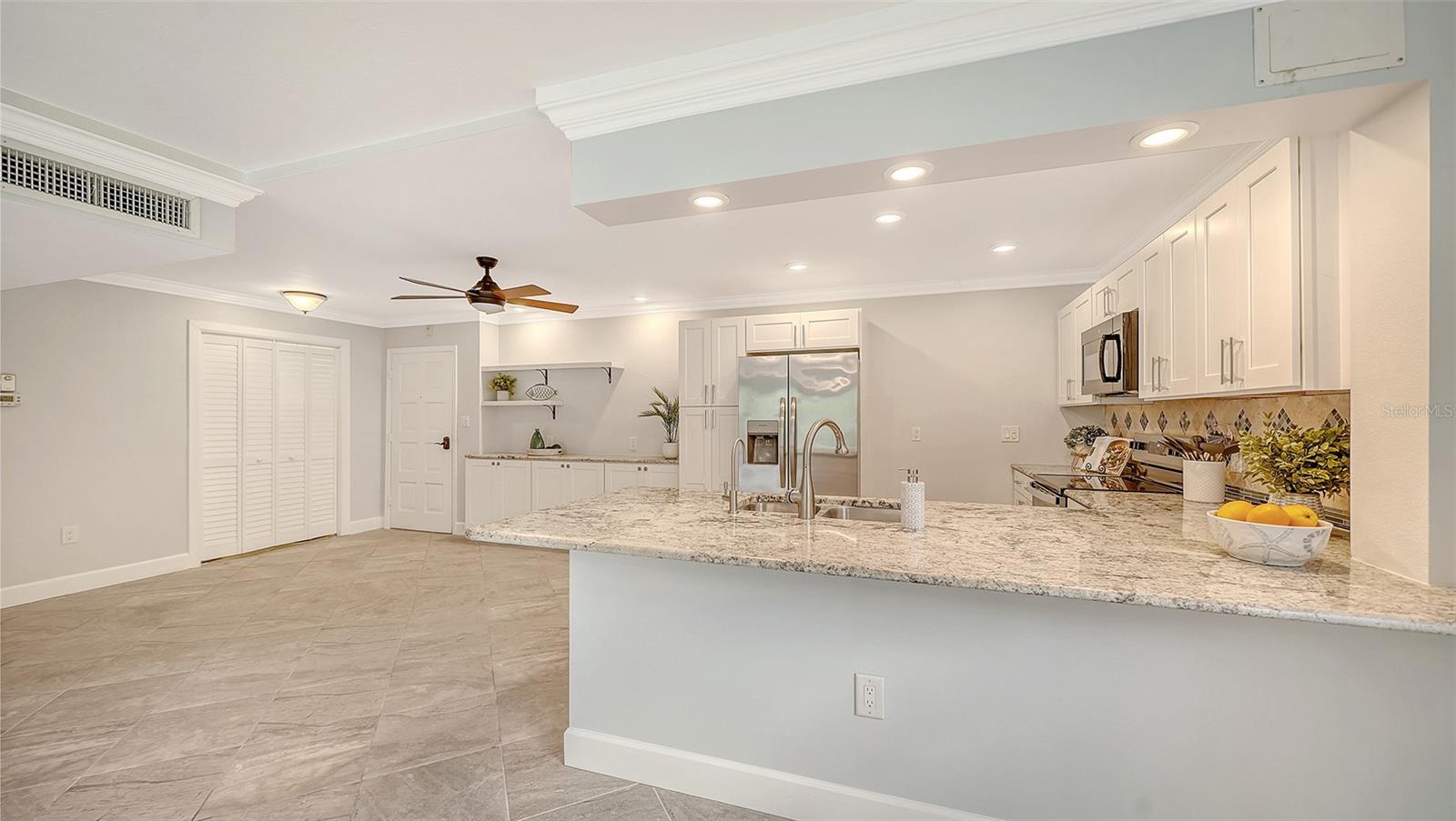 225 HOURGLASS WAY #106, SARASOTA, FL, 34242