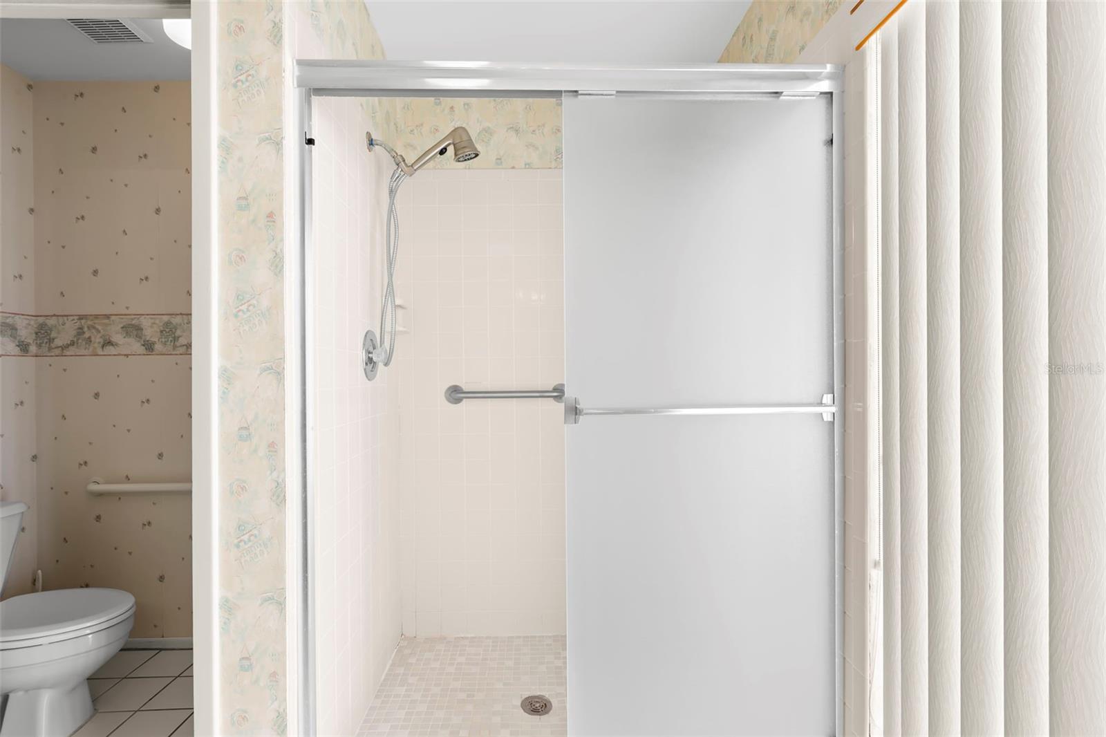 TB8478204 Property Photo