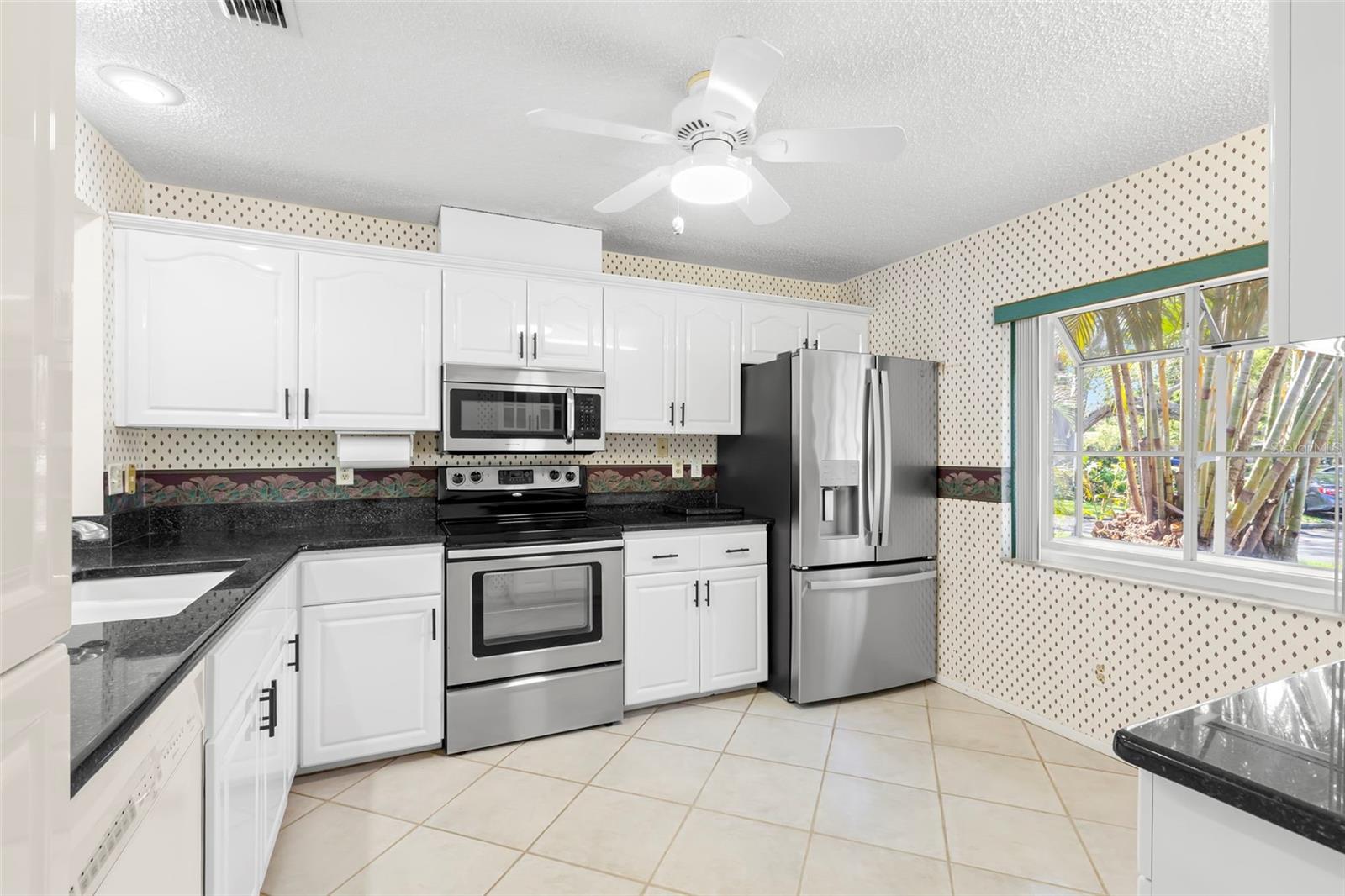 TB8478204 Property Photo