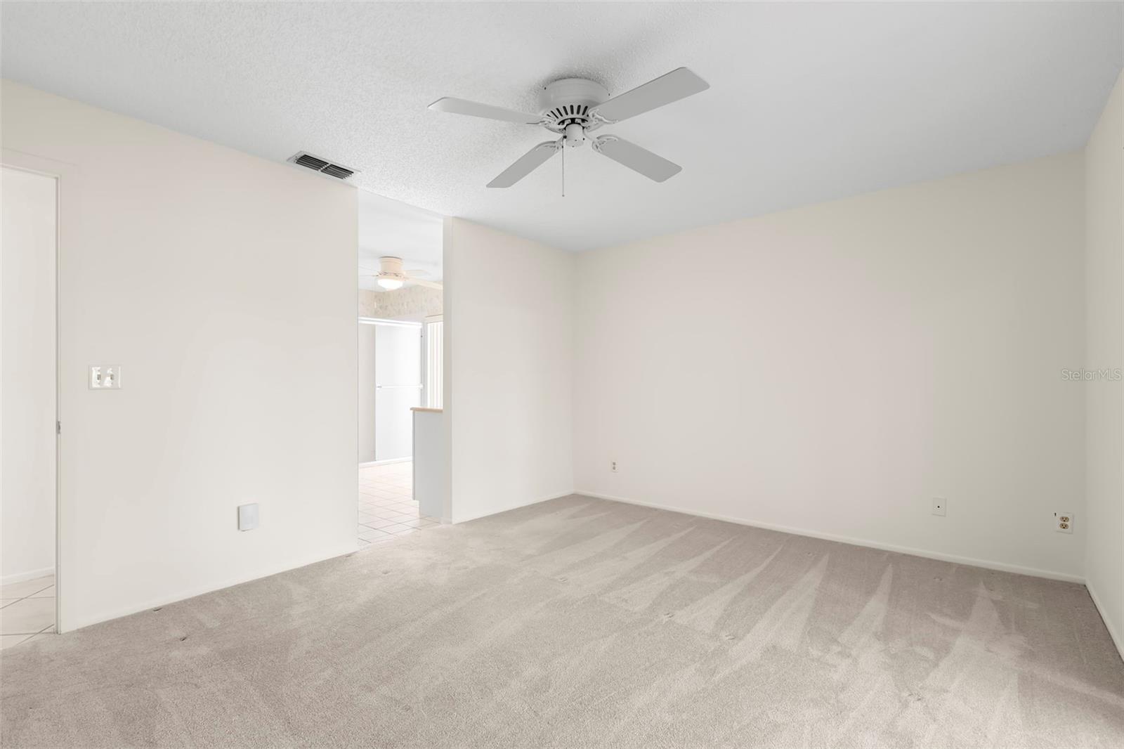 TB8478204 Property Photo