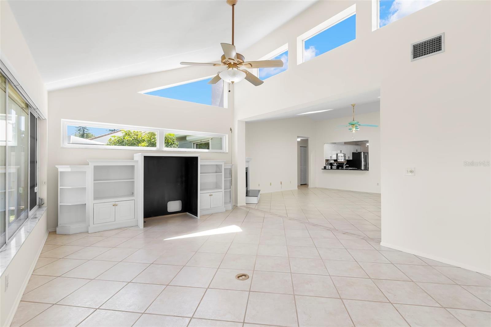 TB8478204 Property Photo