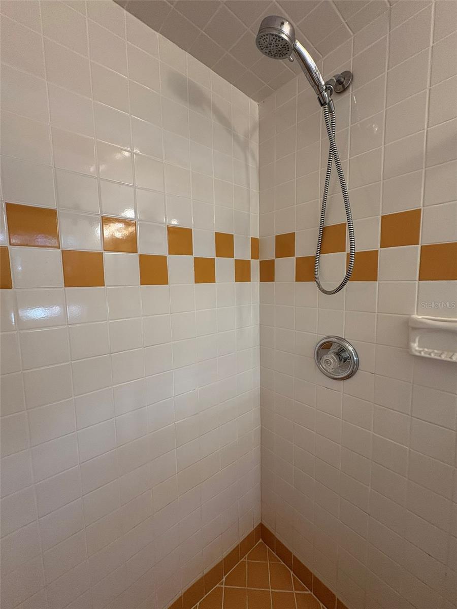2111 AVENUE B, BRADENTON BEACH, FL, 34217