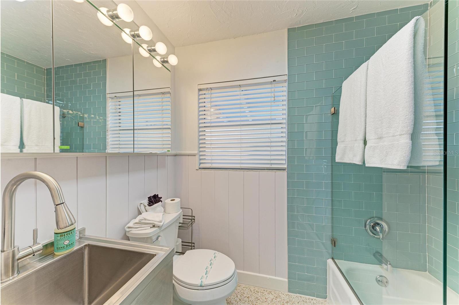 2111 AVENUE B, BRADENTON BEACH, FL, 34217