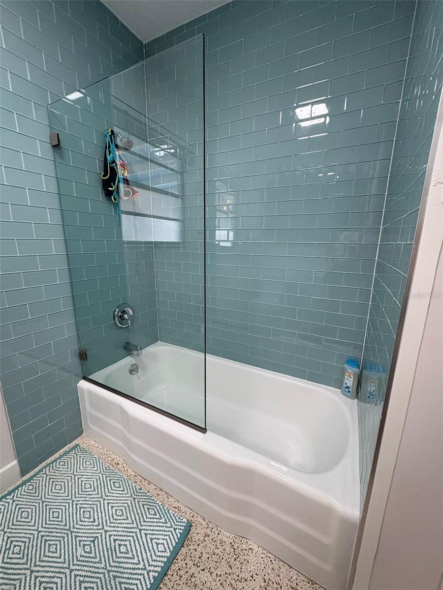 2111 AVENUE B, BRADENTON BEACH, FL, 34217