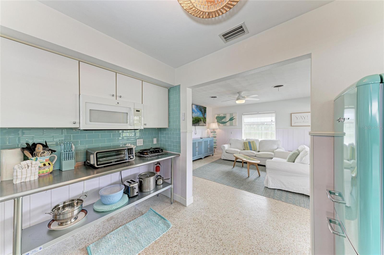 2111 AVENUE B, BRADENTON BEACH, FL, 34217