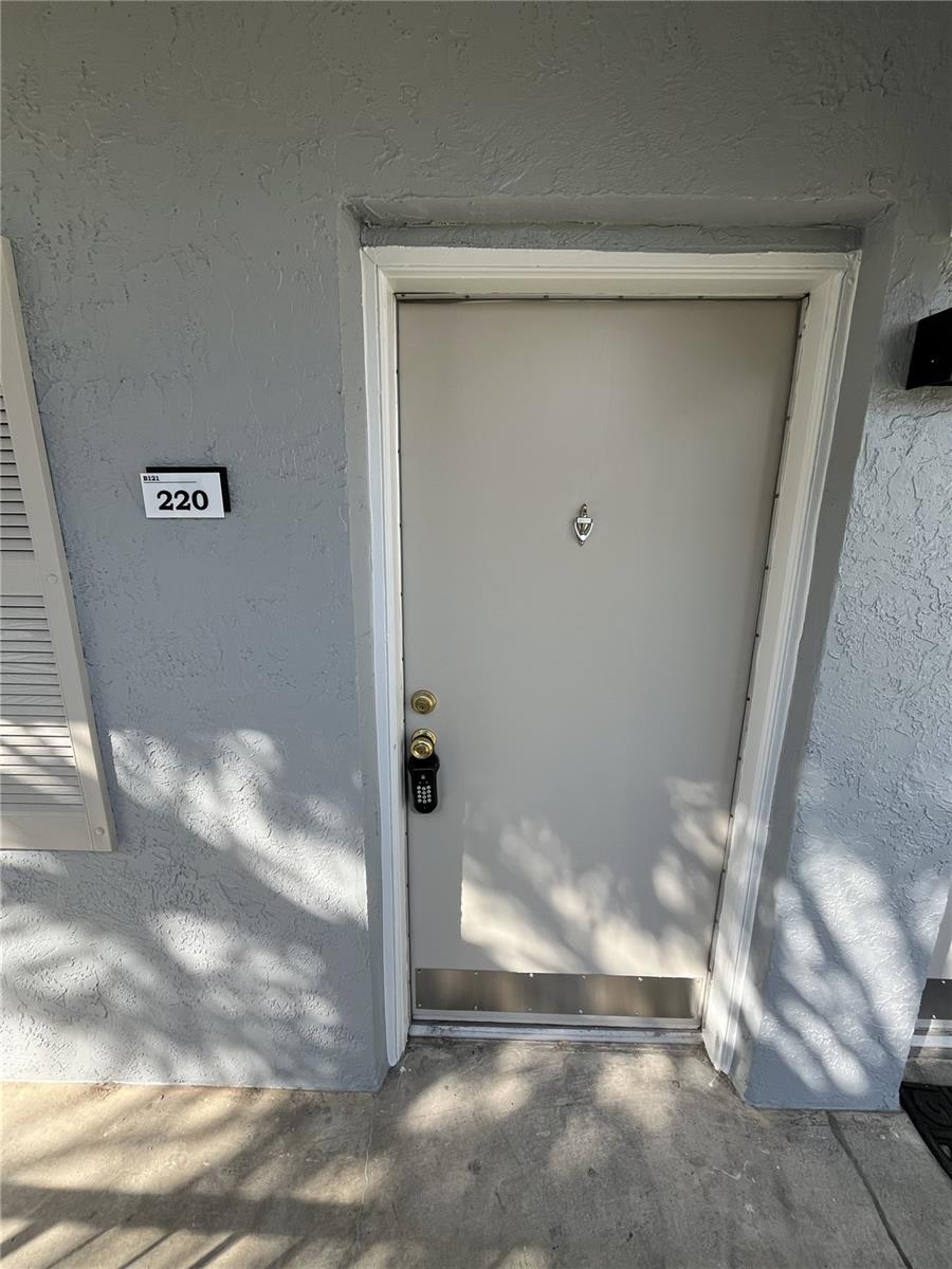 121 OYSTER BAY CIR #220, ALTAMONTE SPRINGS, FL, 32701