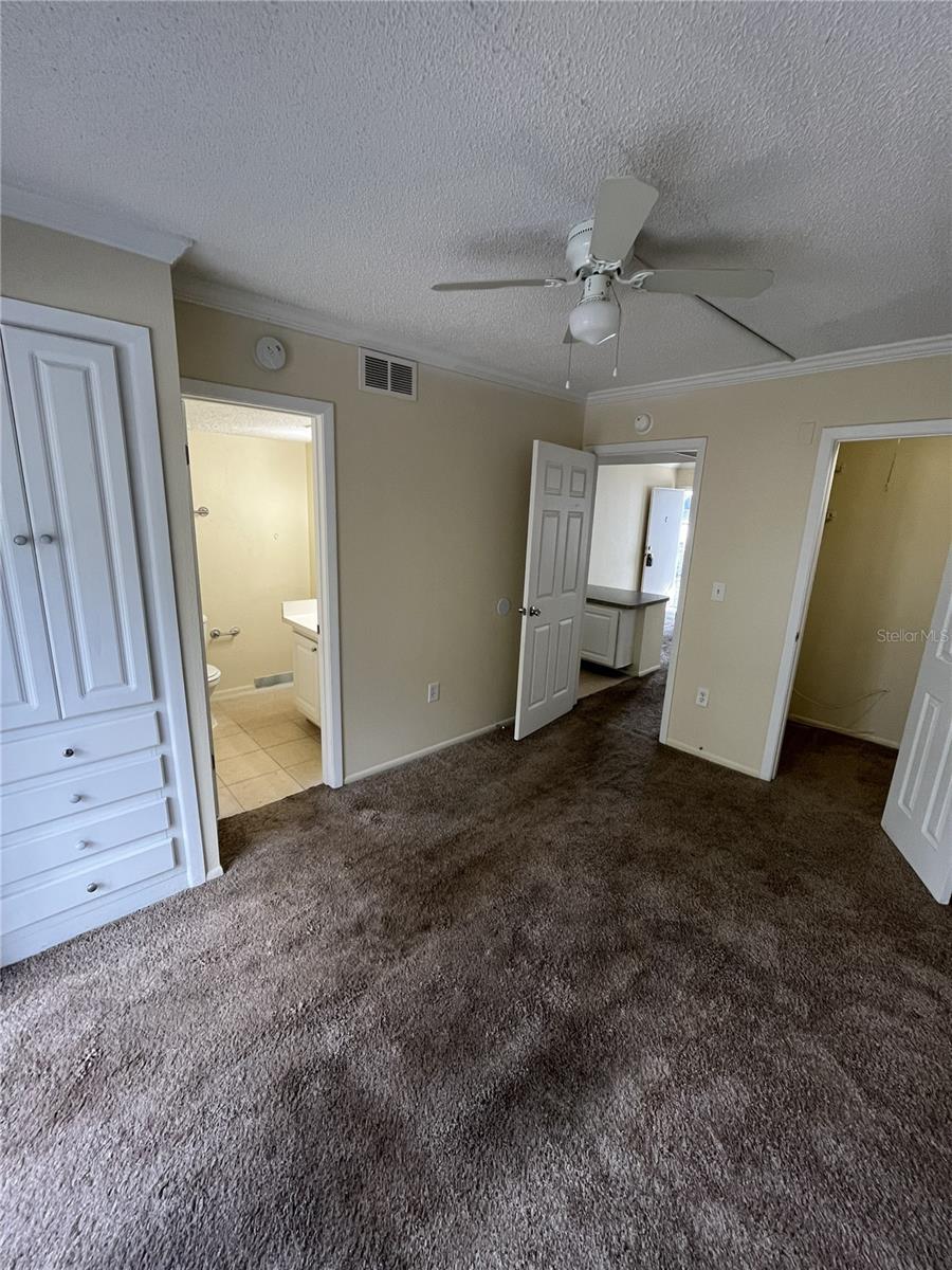 121 OYSTER BAY CIR #220, ALTAMONTE SPRINGS, FL, 32701