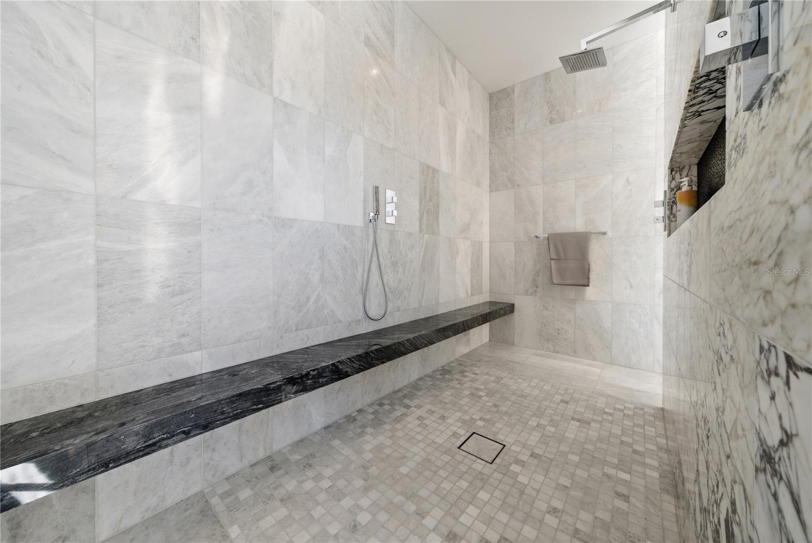 TB8478470 Property Photo