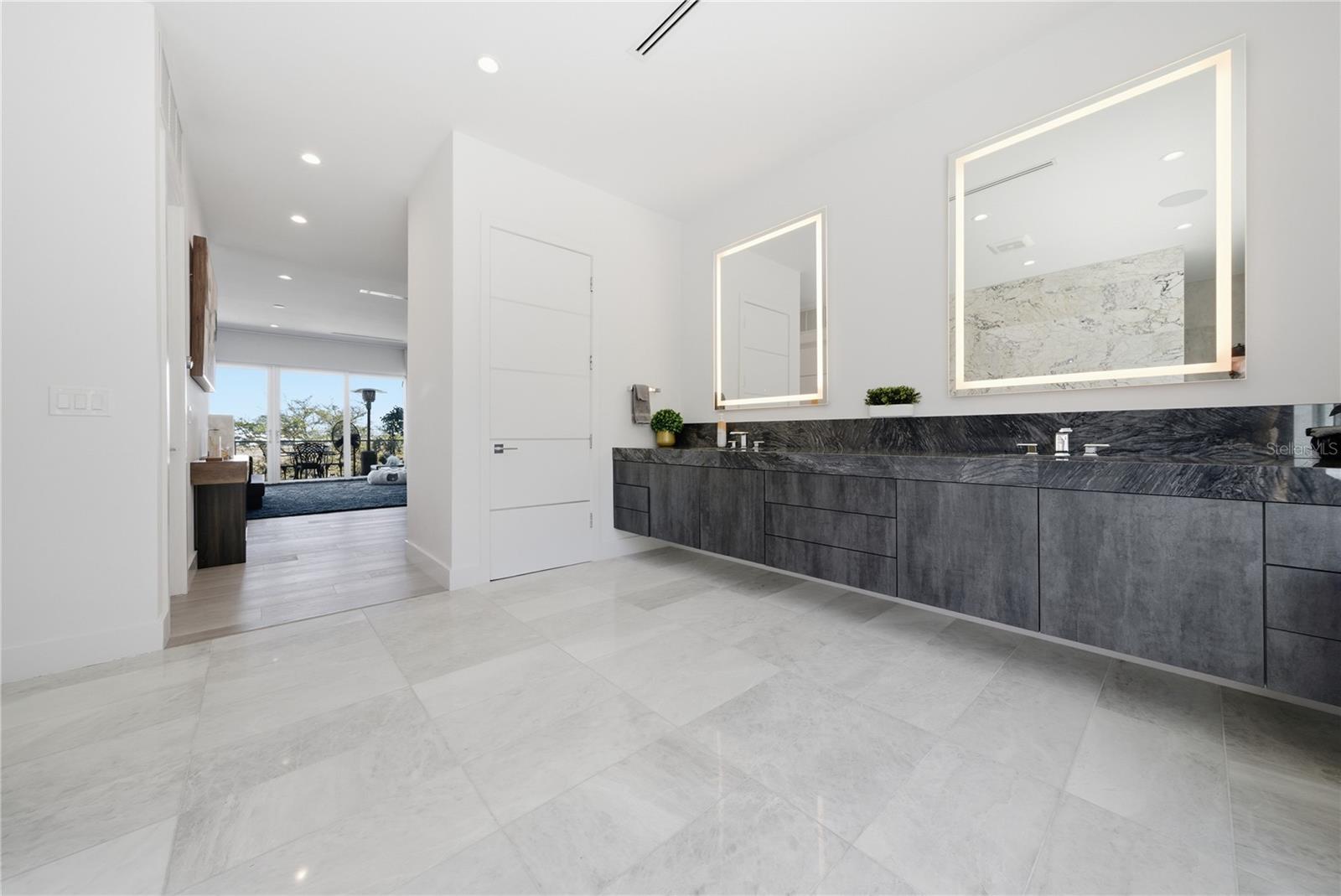 TB8478470 Property Photo