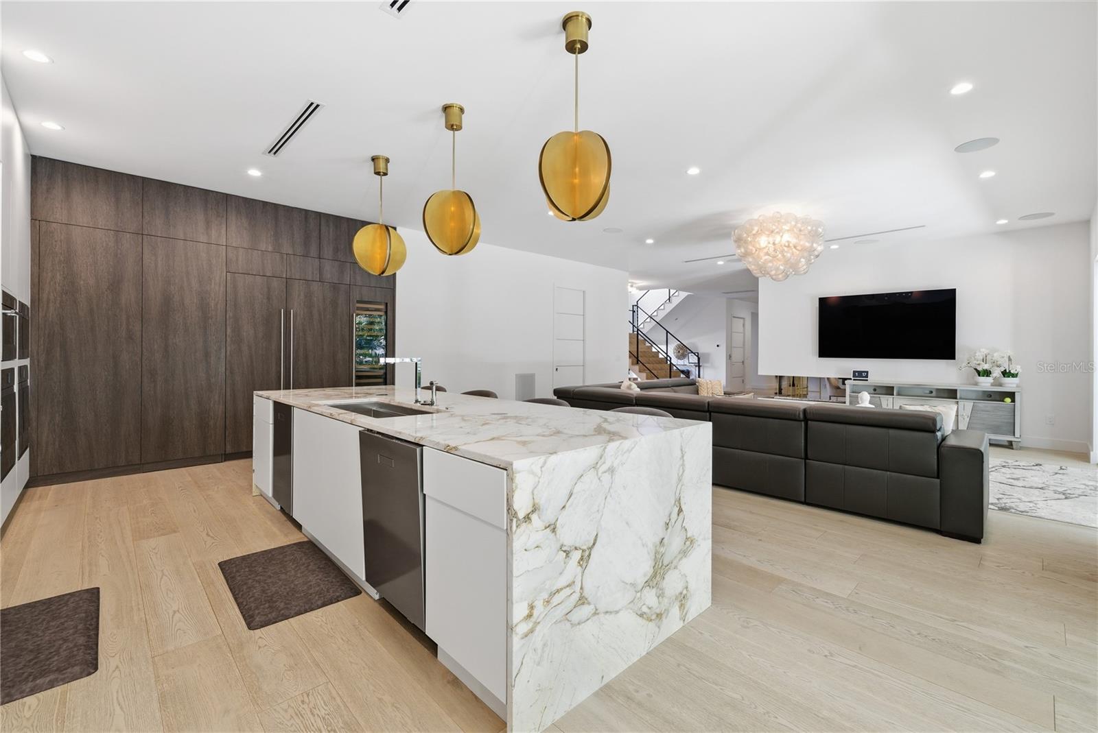 TB8478470 Property Photo