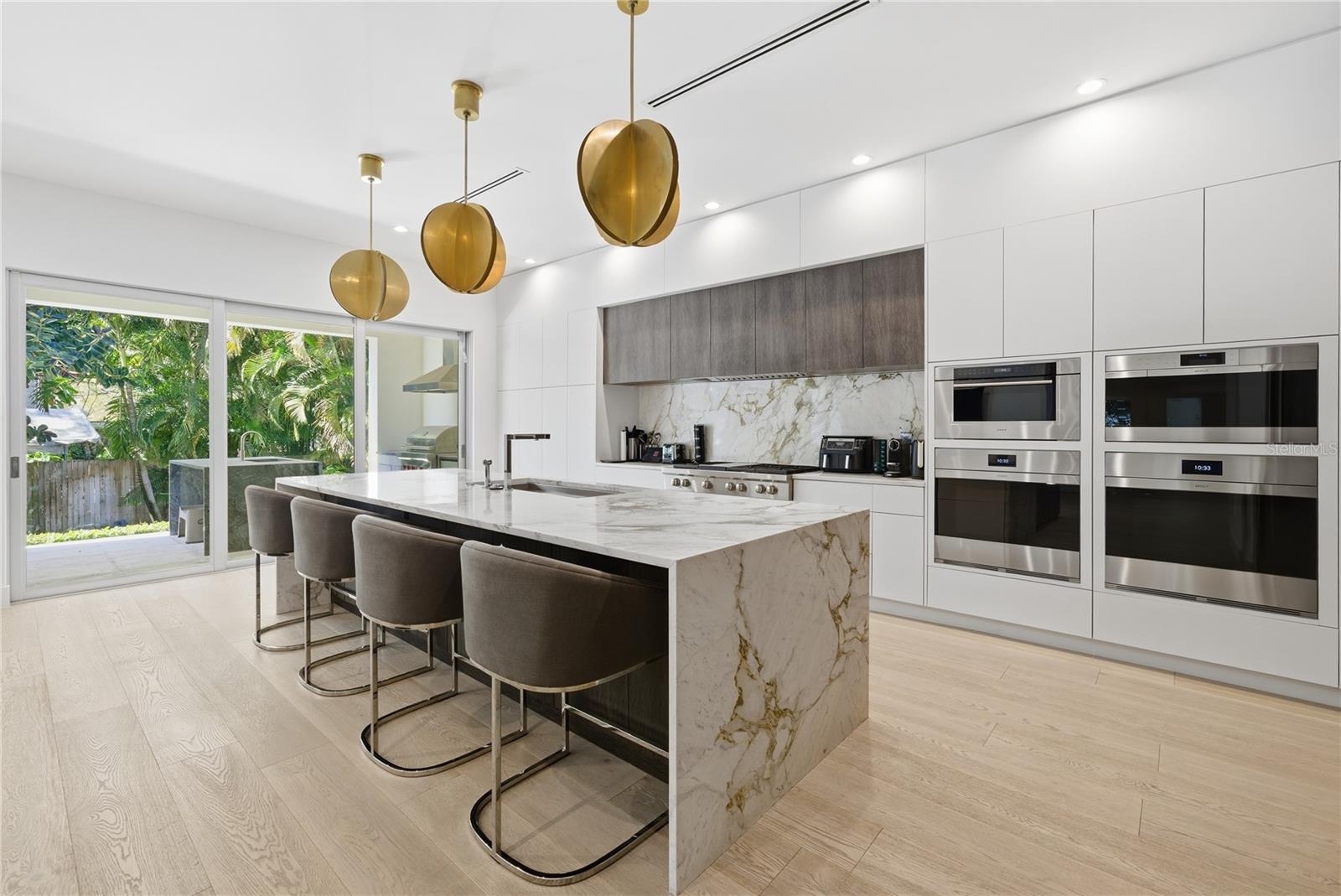 TB8478470 Property Photo