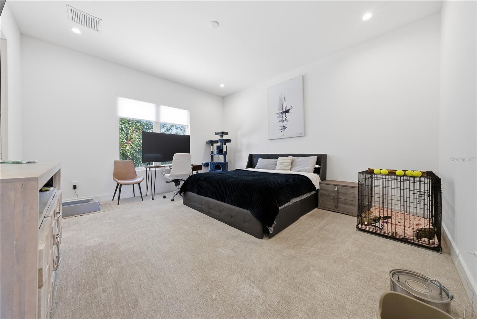 TB8478470 Property Photo