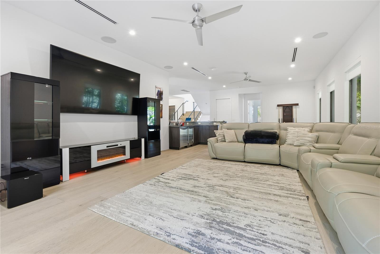 TB8478470 Property Photo