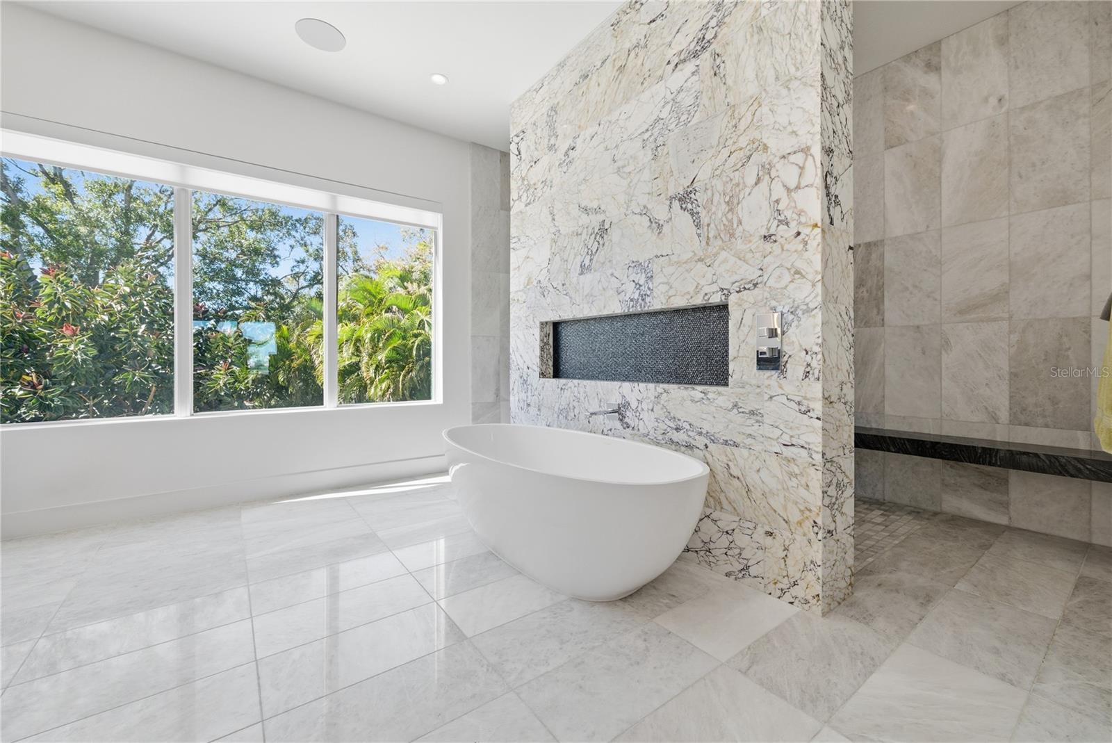 TB8478470 Property Photo