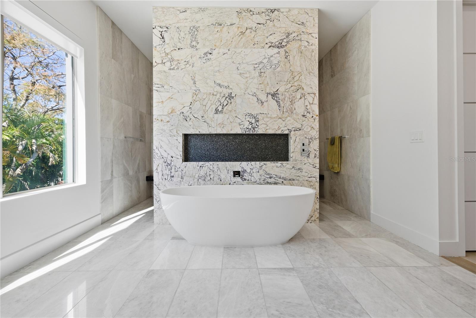 TB8478470 Property Photo