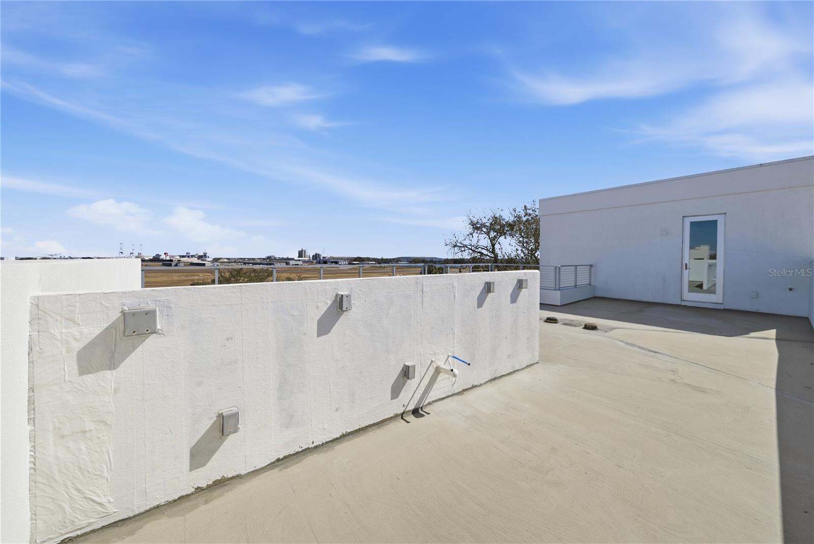 TB8478470 Property Photo