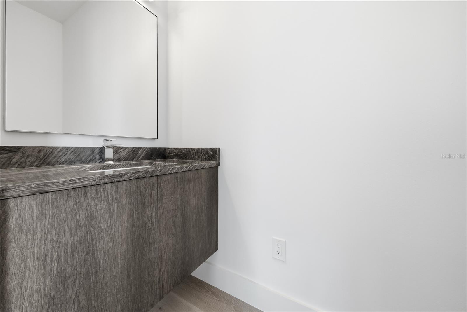 TB8478470 Property Photo