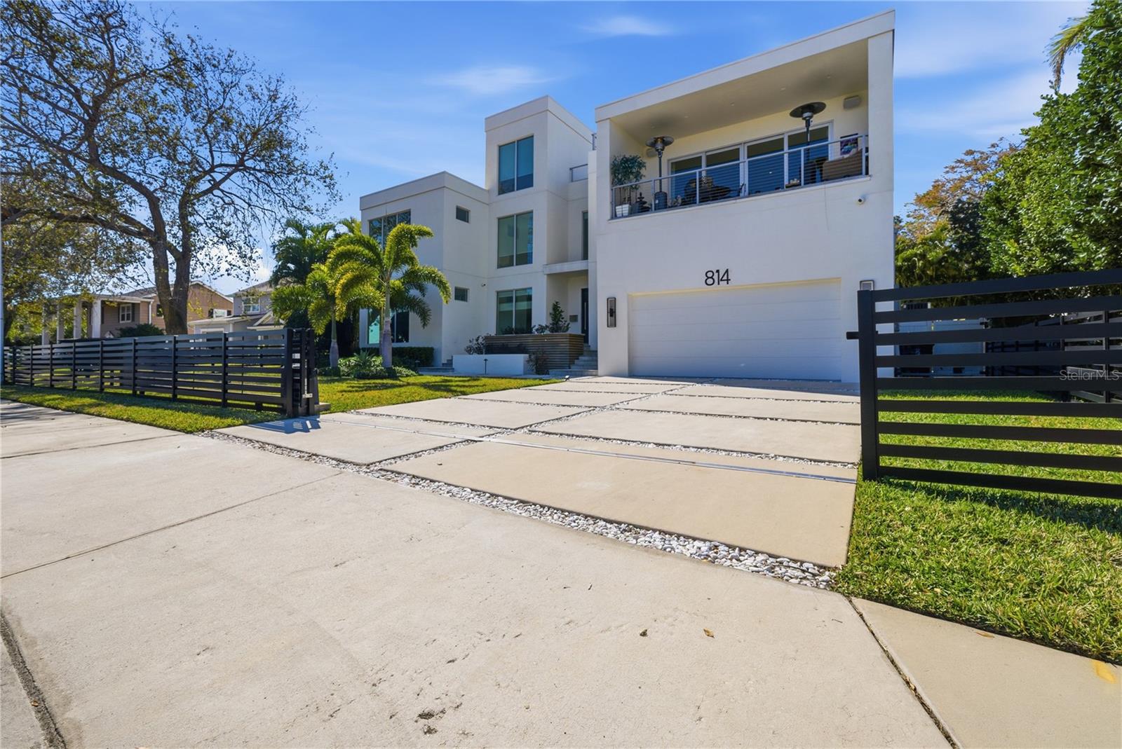 TB8478470 Property Photo