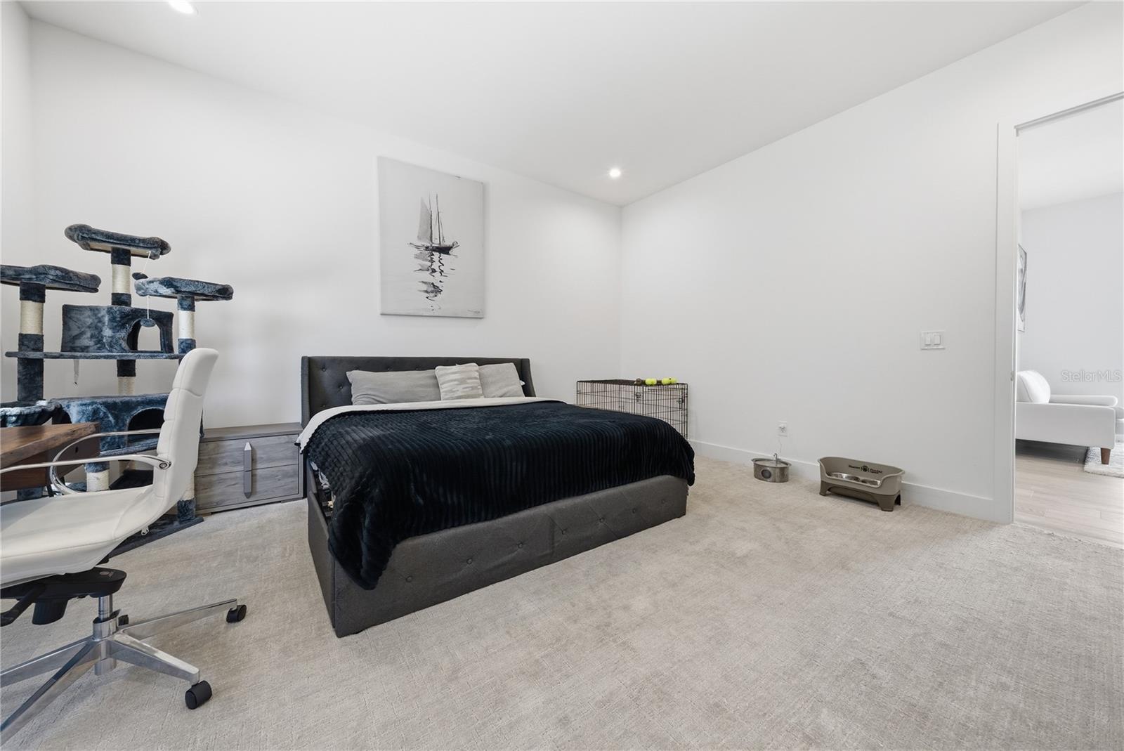 TB8478470 Property Photo