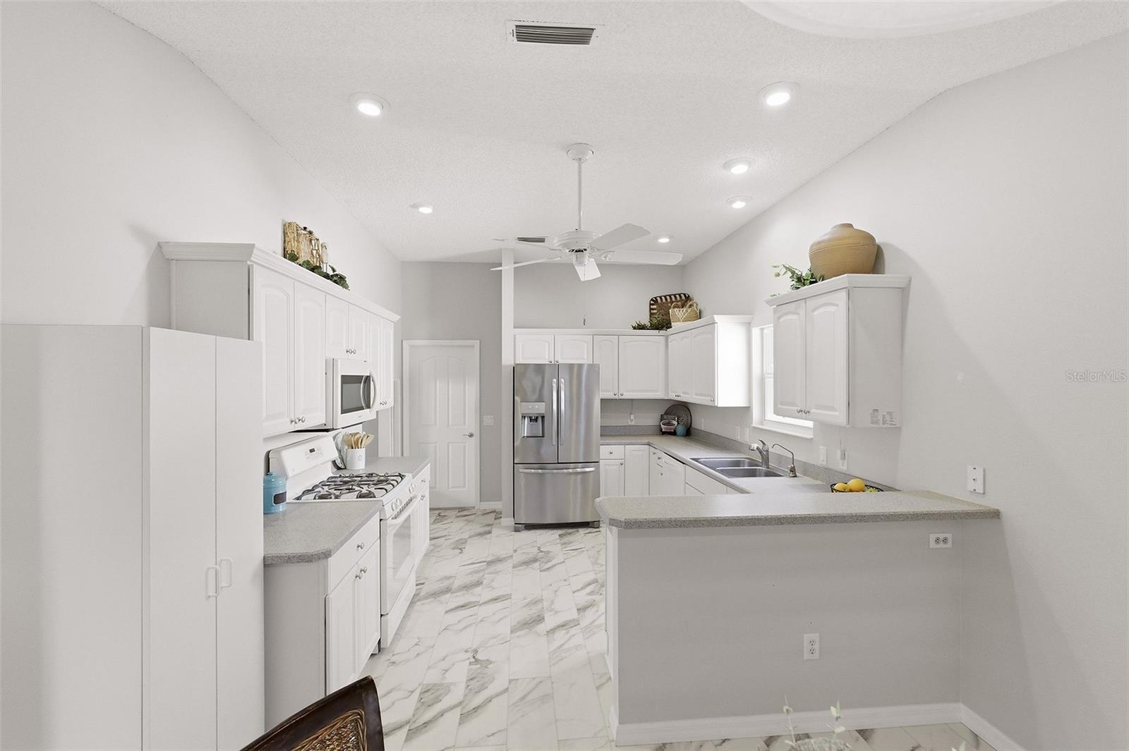 2261 WELCOME WAY, THE VILLAGES, FL, 32162
