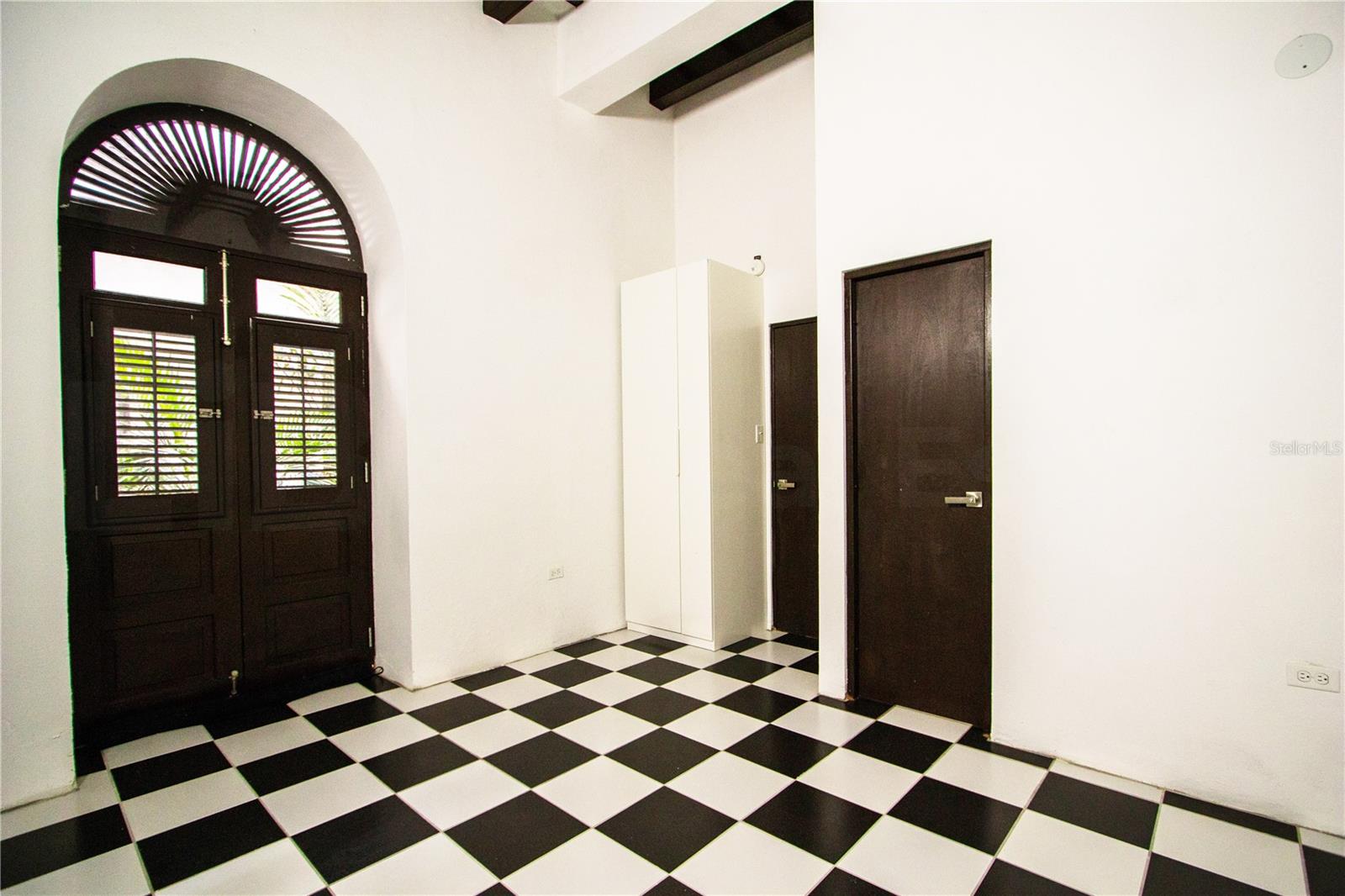 PR9119415 Property Photo