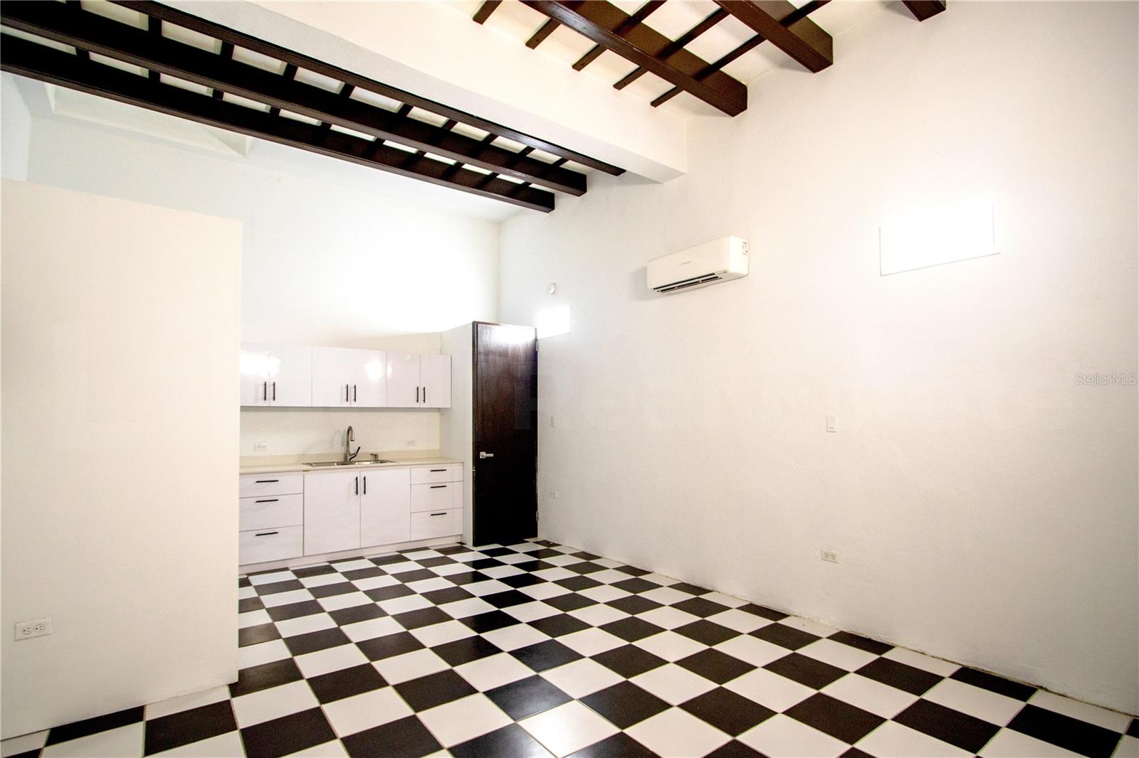 PR9119415 Property Photo