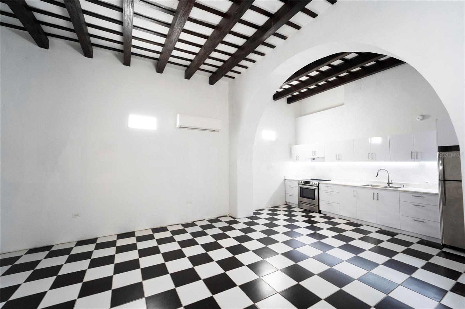 PR9119415 Property Photo