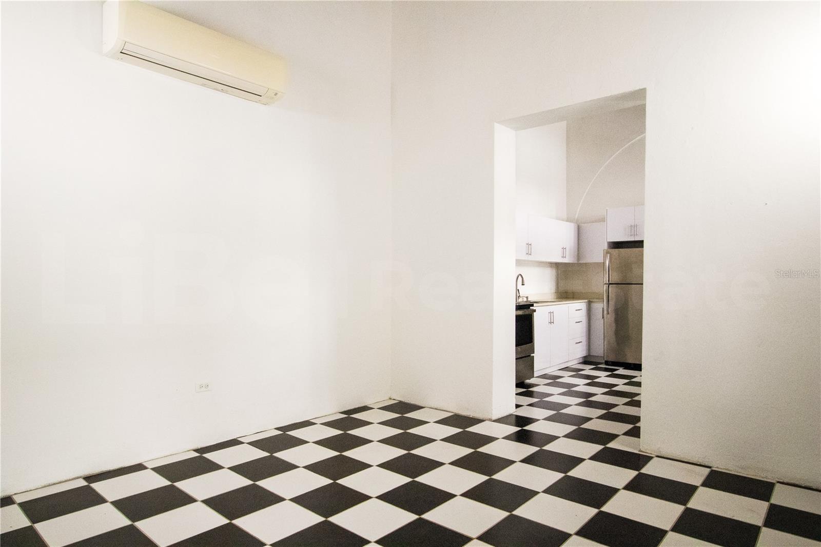 PR9119415 Property Photo