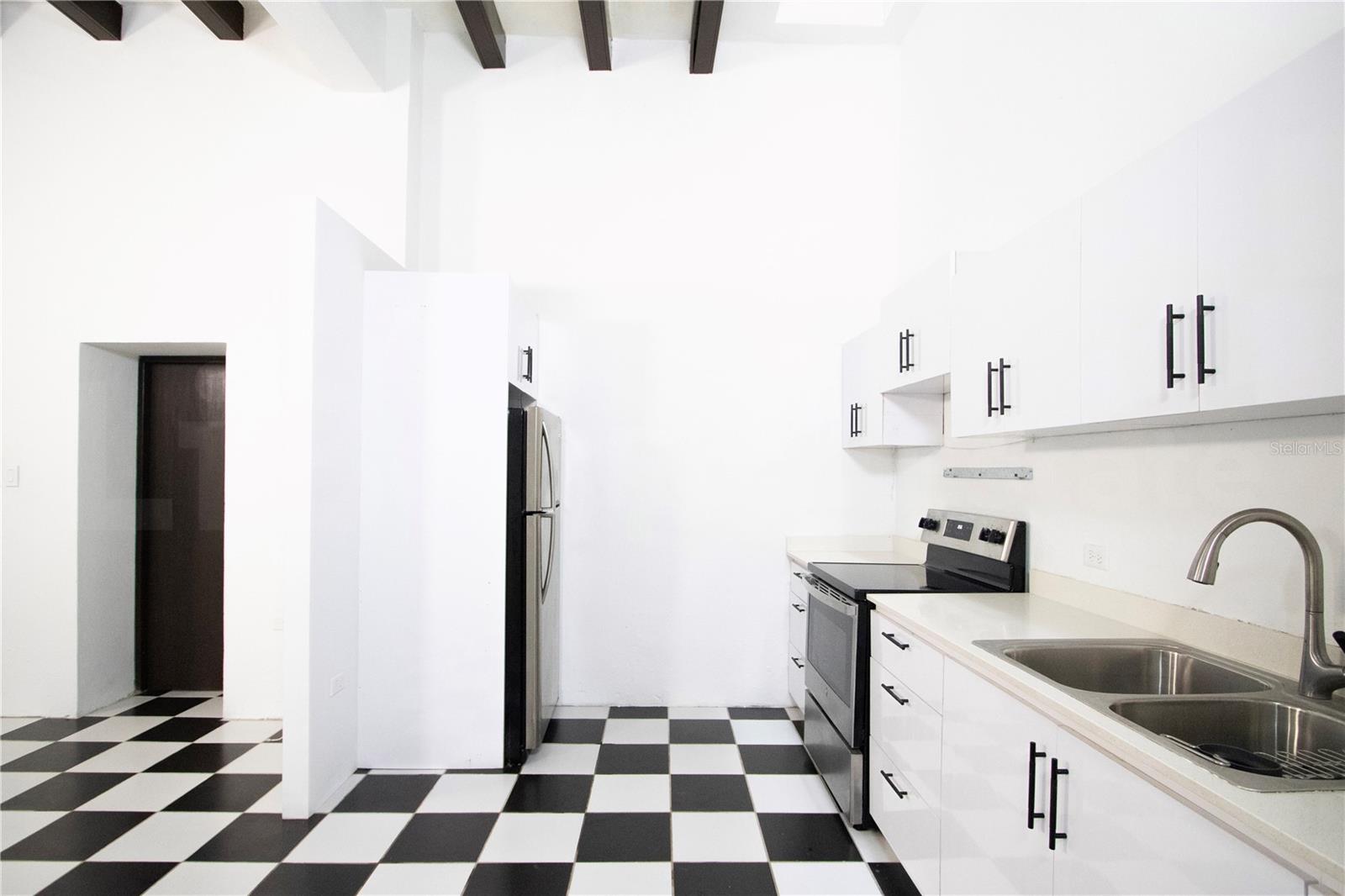 PR9119415 Property Photo