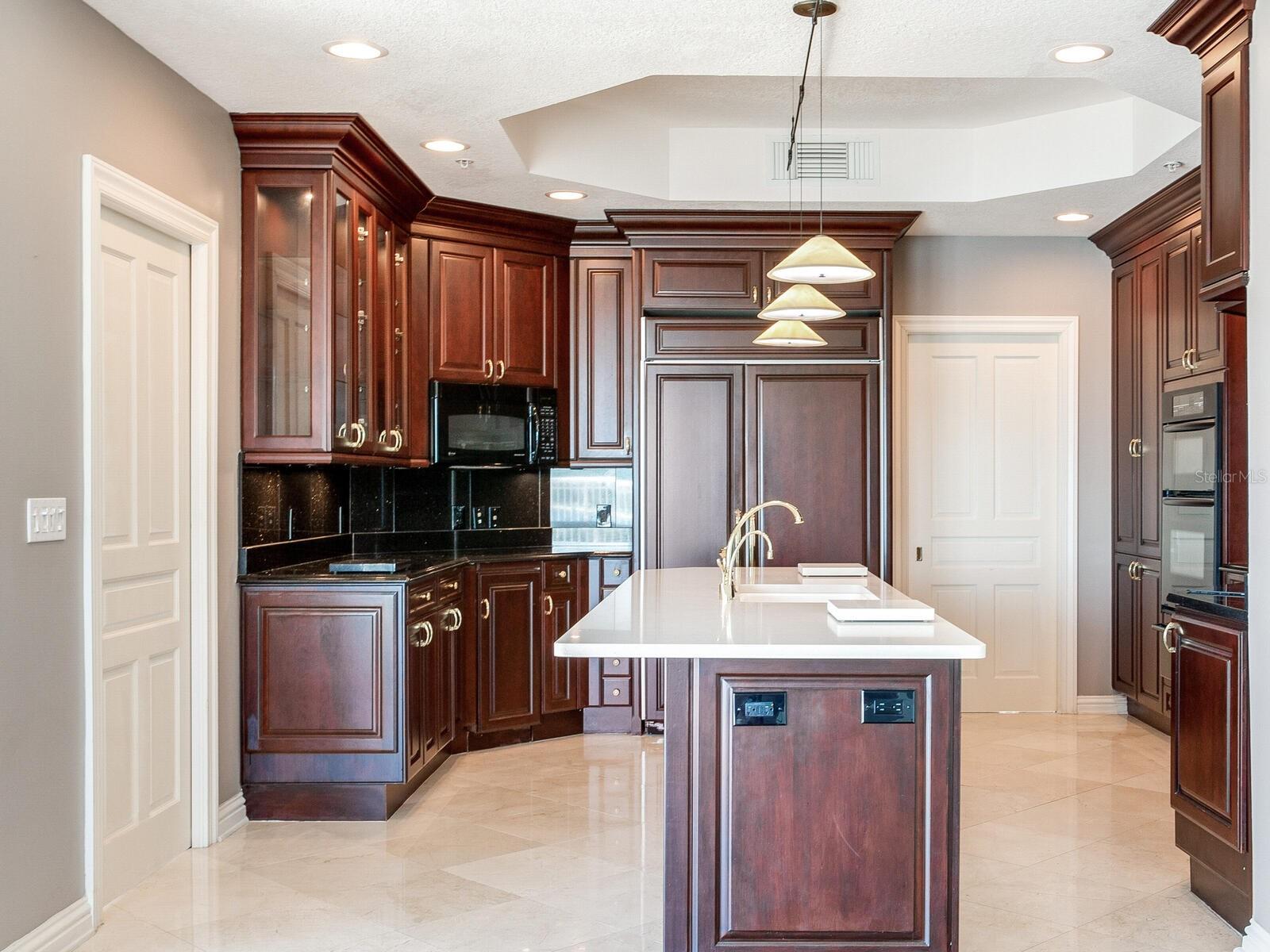 TB8478599 Property Photo