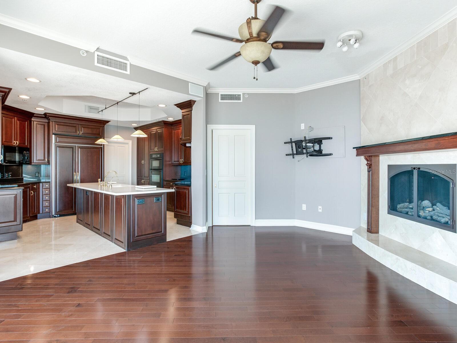 TB8478599 Property Photo