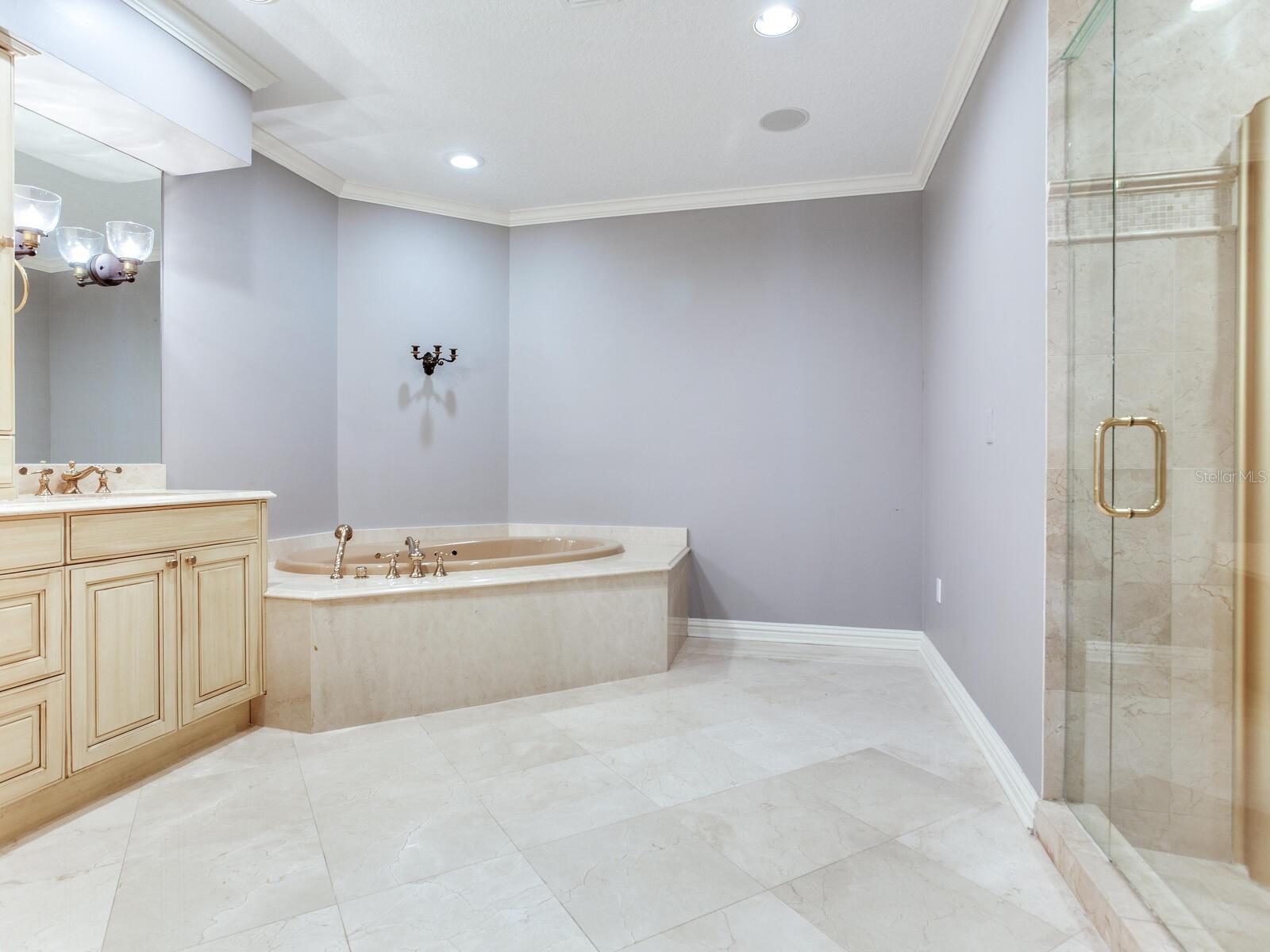 TB8478599 Property Photo