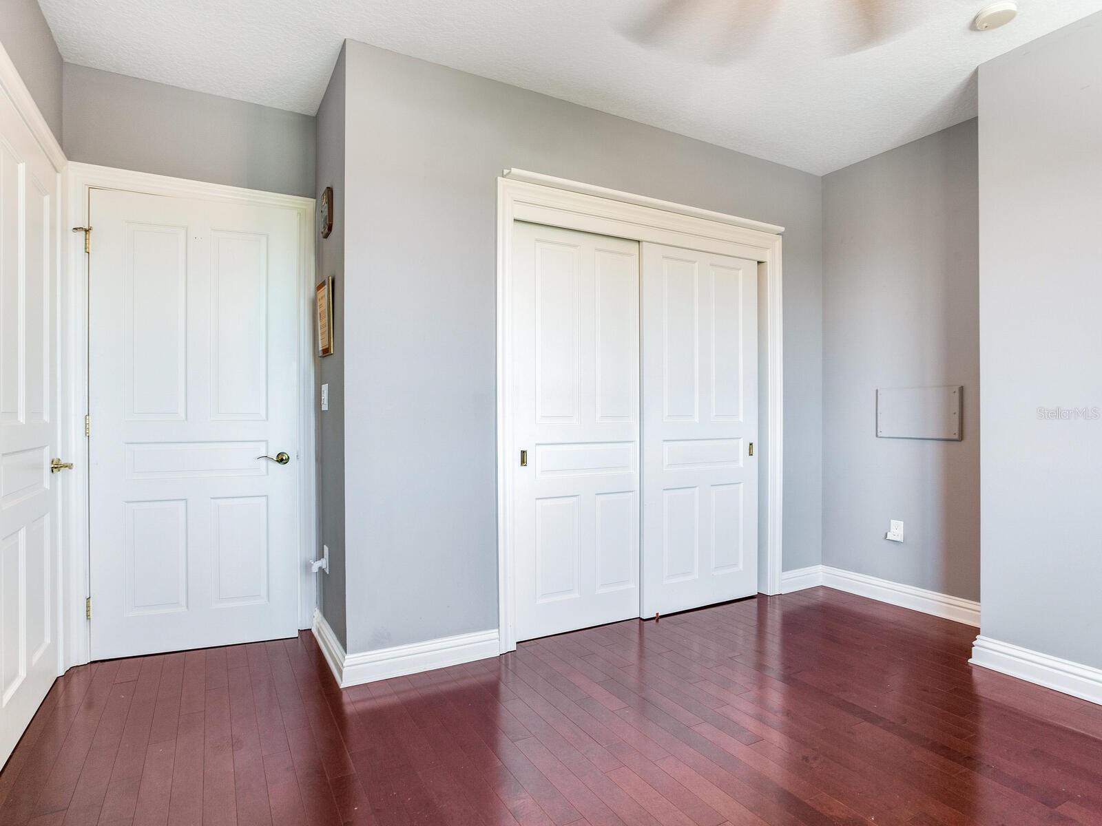 TB8478599 Property Photo