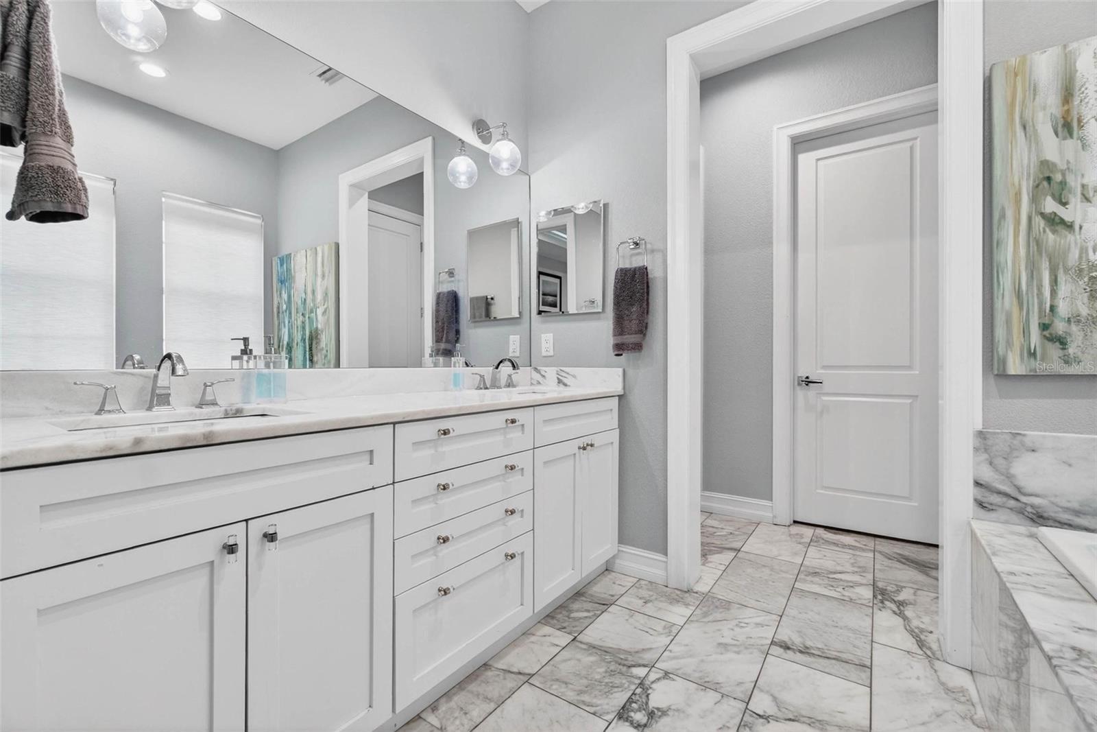 6054 YEATS MANOR DR, TAMPA, FL, 33616