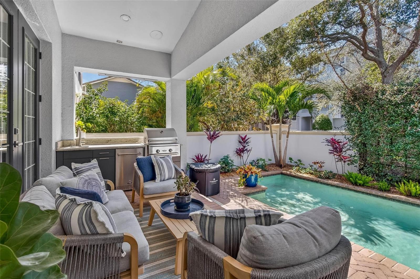 6054 YEATS MANOR DR, TAMPA, FL, 33616