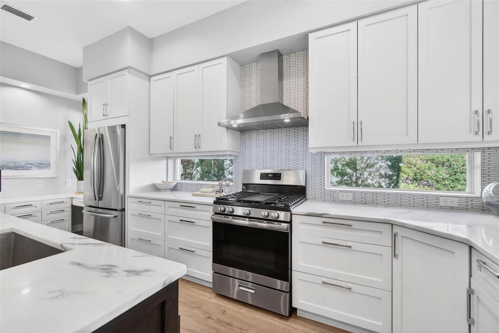 6054 YEATS MANOR DR, TAMPA, FL, 33616