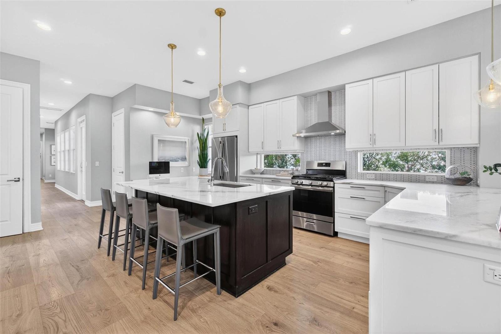 6054 YEATS MANOR DR, TAMPA, FL, 33616