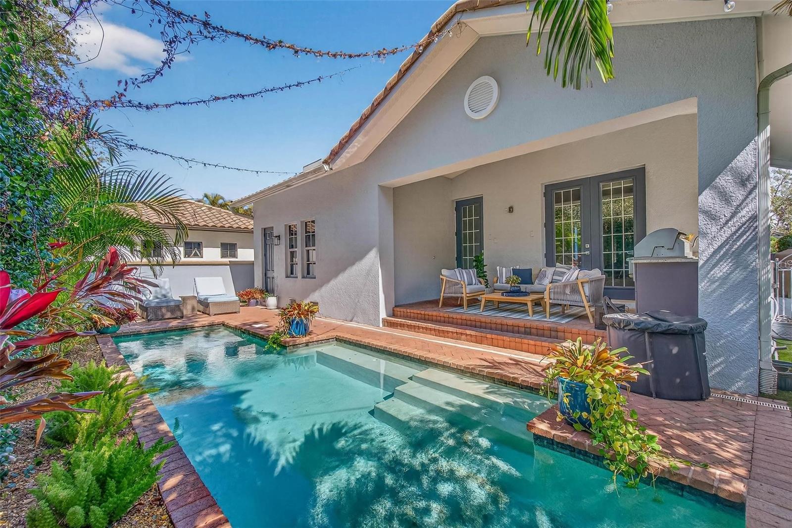 6054 YEATS MANOR DR, TAMPA, FL, 33616